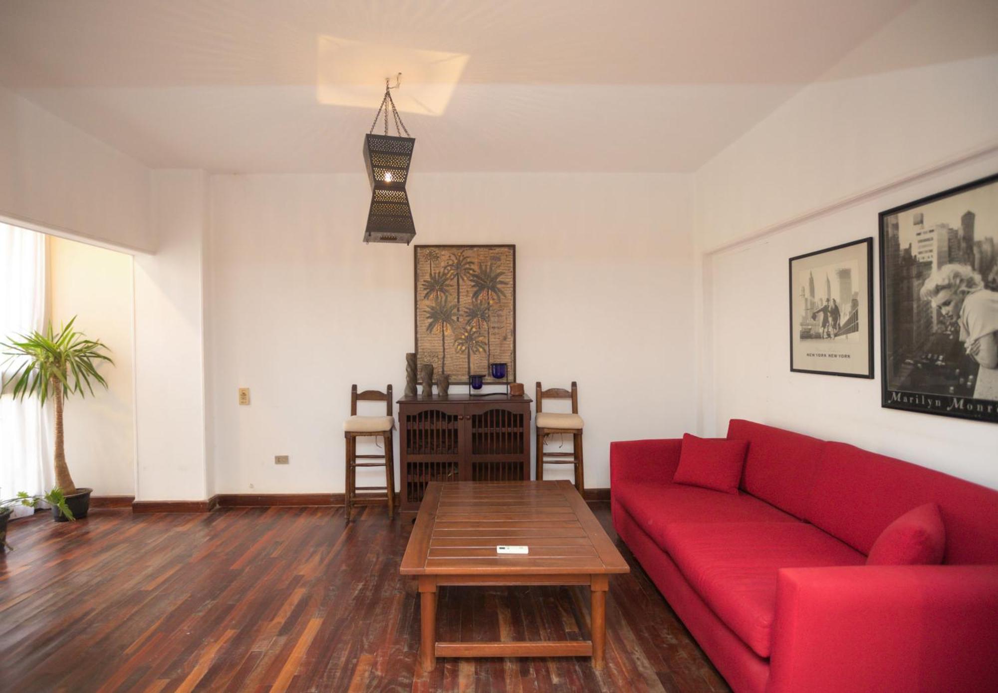 Almond Apartment *