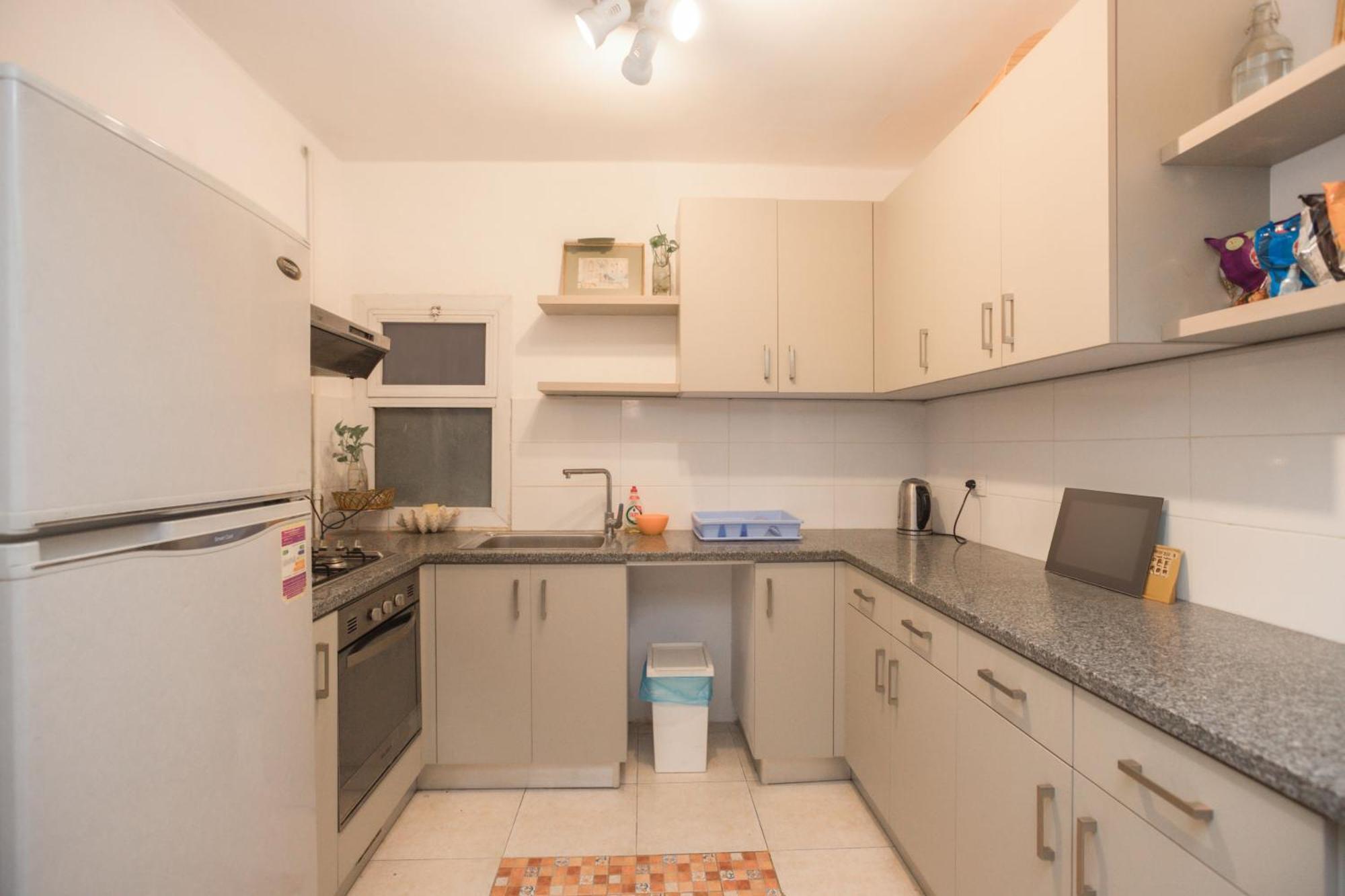 Almond Apartment *